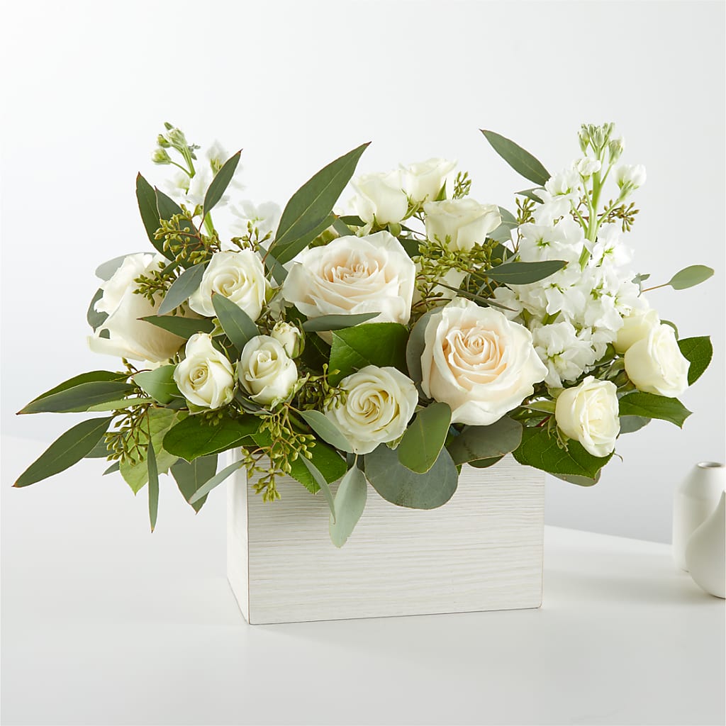 Fresh Linen Box Bouquet – Beaver Creek Florist, Markham ON