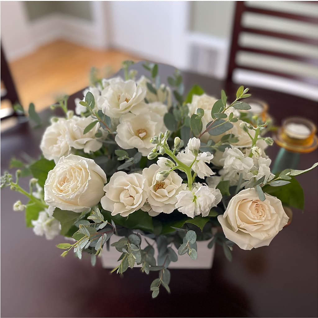 Fresh Linen Box Bouquet –  Beaver Creek Florist, Markham ON