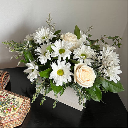 Fresh Linen Box Bouquet –  Beaver Creek Florist, Markham ON